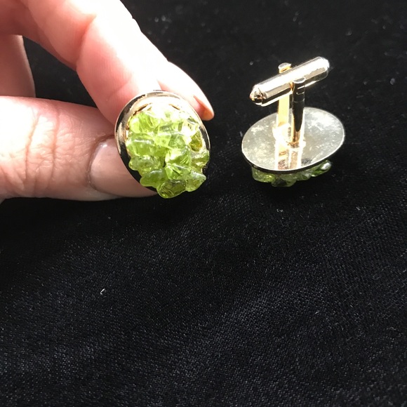 Vintage gold/lime green cufflinks - Picture 4 of 4